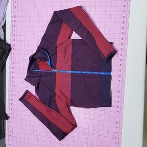 Wome's Fabletics Crop Zip long Sleeve Small maroon & blue